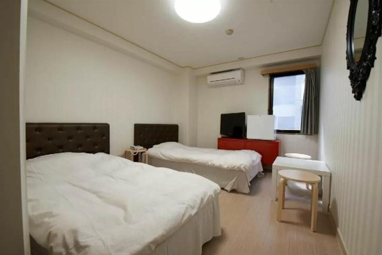 Hotel Empire in Shinjuku Tokio Buitenkant foto