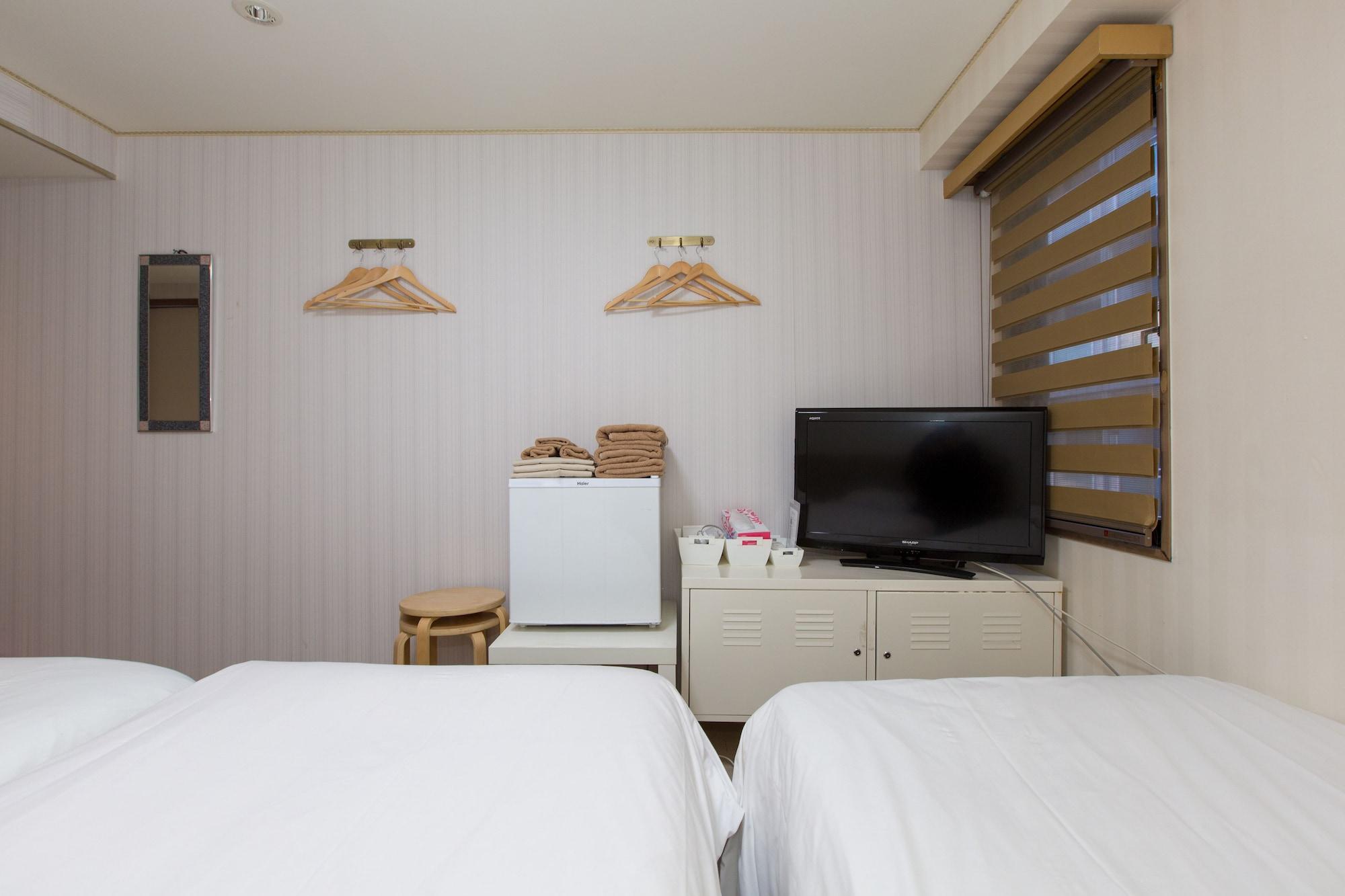 Hotel Empire in Shinjuku Tokio Buitenkant foto