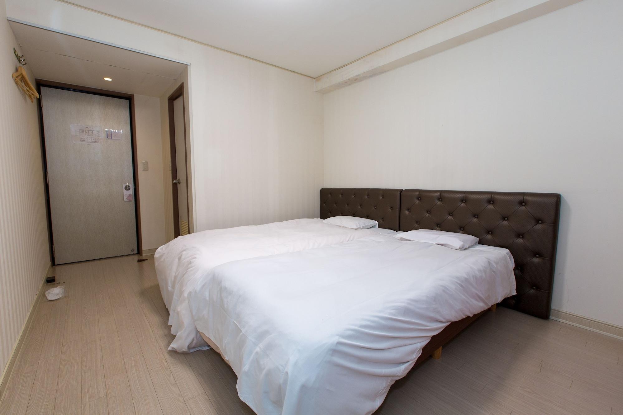 Hotel Empire in Shinjuku Tokio Buitenkant foto