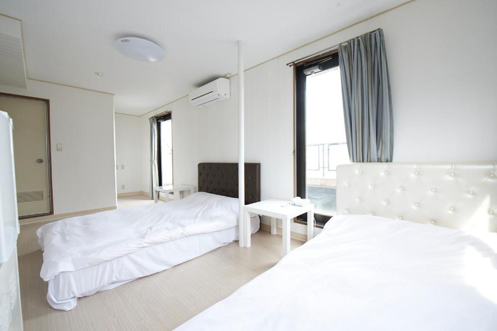 Hotel Empire in Shinjuku Tokio Buitenkant foto