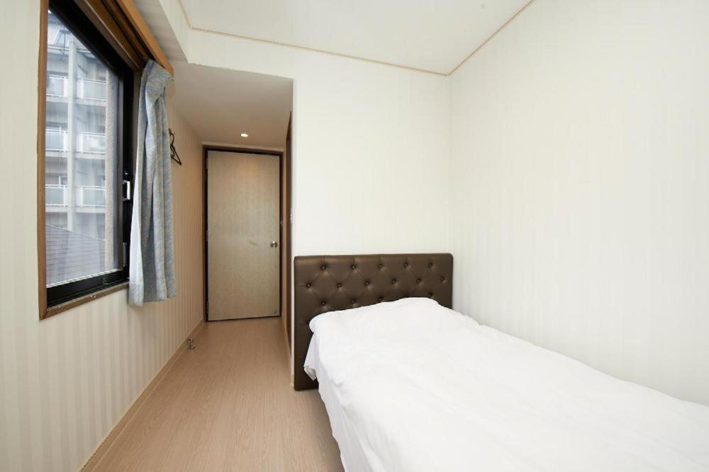 Hotel Empire in Shinjuku Tokio Buitenkant foto